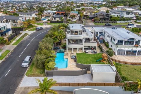 Photo of property in 62 Castor Bay Road, Castor Bay, Auckland, 0620