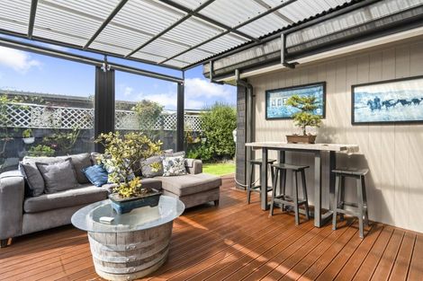 Photo of property in 1a Camp Street, Heretaunga, Upper Hutt, 5019