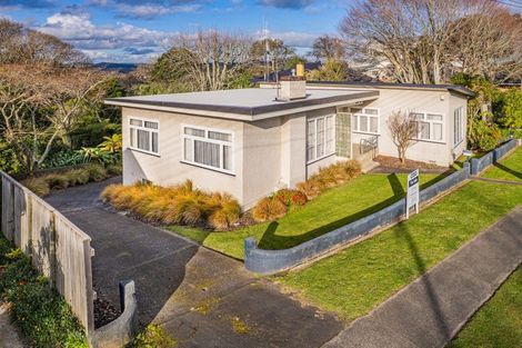 Photo of property in 20 Great North Road, Saint Johns Hill, Whanganui, 4500