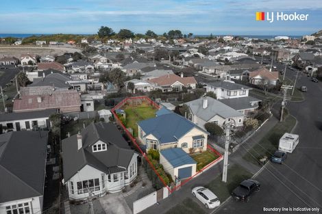 Photo of property in 69 Hargest Crescent, Saint Clair, Dunedin, 9012