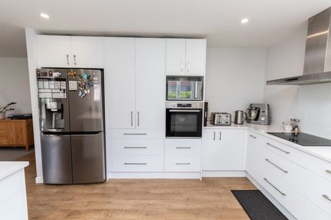 Photo of property in 92 Silverstream Road, Crofton Downs, Wellington, 6035