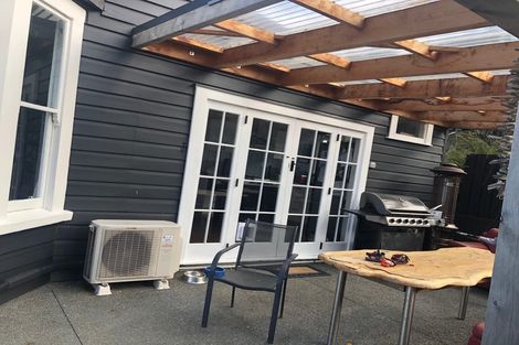 Photo of property in 17 Queen Street, Brighton, Dunedin, 9035