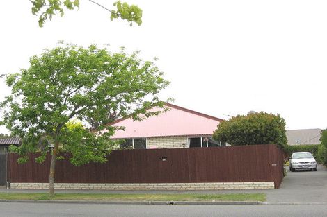 Photo of property in 1/7 Queenspark Drive, Parklands, Christchurch, 8083