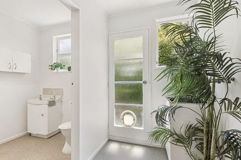 Photo of property in 105b Taylor Terrace, Tawa, Wellington, 5028