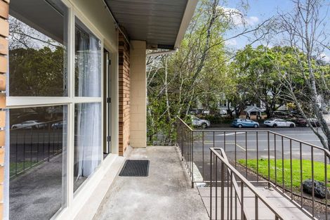 Photo of property in 2/328 Mount Eden Road, Mount Eden, Auckland, 1024