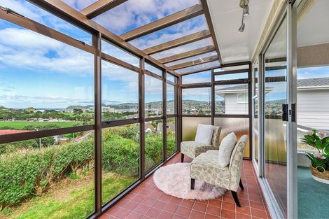 Photo of property in 30 Westview Grove, Miramar, Wellington, 6022