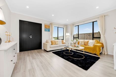 Photo of property in 27 Hakinakina Drive, Flat Bush, Auckland, 2019