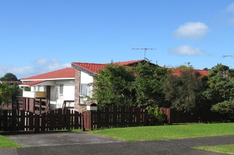 Photo of property in 18 Halldene Terrace, Red Beach, 0932