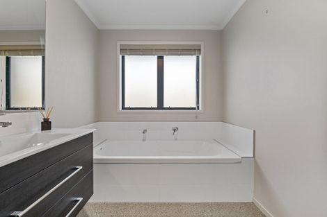 Photo of property in 890a Otaraoa Road, Tikorangi, Waitara, 4383