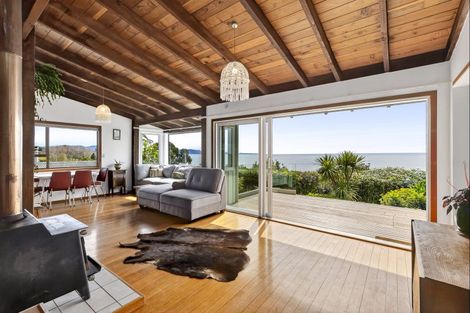 Photo of property in 5 Bydder Terrace, Patons Rock, Takaka, 7182