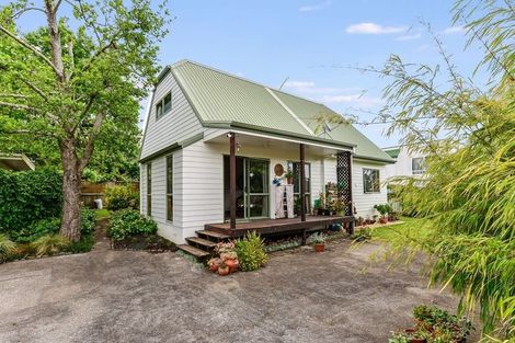 Photo of property in 15 Knighton Road, Hillcrest, Hamilton, 3216