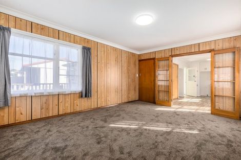 Photo of property in 11 Bartholomew Road, Levin, 5510
