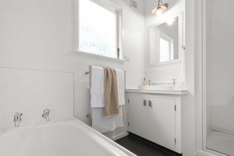 Photo of property in 17 Franklin Terrace, Havelock North, 4130