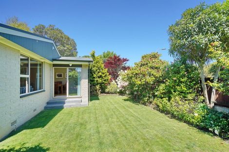 Photo of property in 8 Brookby Crescent, Avonhead, Christchurch, 8042