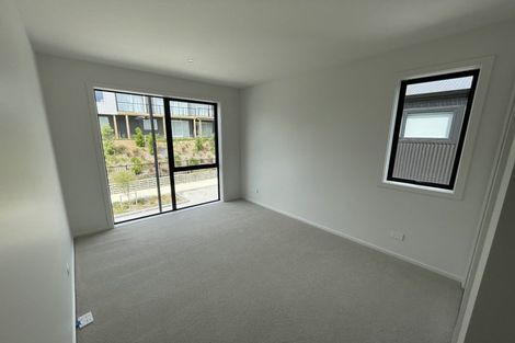 Photo of property in 42 Koreke Close, Kenepuru, Porirua, 5022