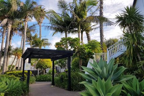 Photo of property in 11/72 Kitchener Road, Milford, Auckland, 0620