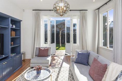 Photo of property in 41 Leinster Road, Merivale, Christchurch, 8014