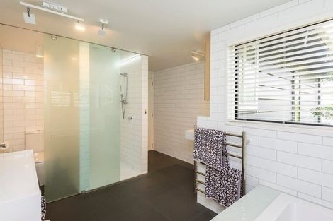 Photo of property in 65 Cannon Hill Crescent, Mount Pleasant, Christchurch, 8081