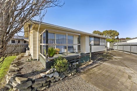 Photo of property in 43 Tararua Terrace, Cloverlea, Palmerston North, 4412