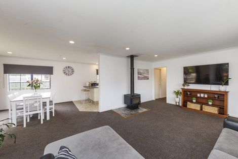 Photo of property in 23 Charles Cross Street, Longburn, Palmerston North, 4412