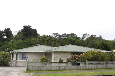 Photo of property in 72 Riversdale Drive, Merrilands, New Plymouth, 4312