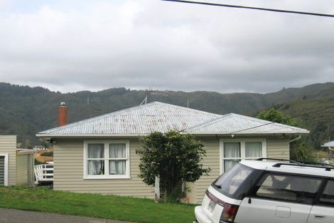 Photo of property in 28 Logie Street, Stokes Valley, Lower Hutt, 5019