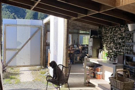 Photo of property in 39 Wakamarina Road, Canvastown, Havelock, 7178