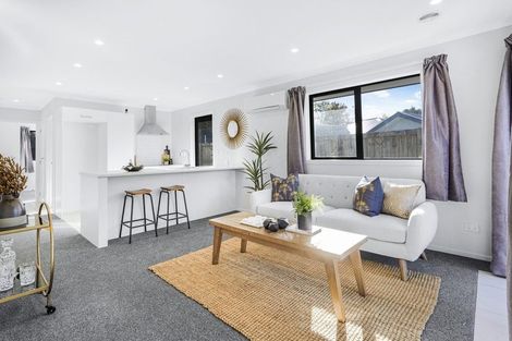 Photo of property in 2/23 Montgomery Crescent, Bader, Hamilton, 3206