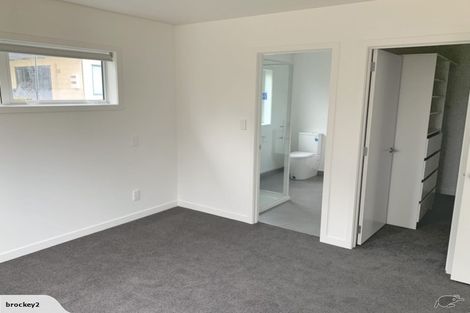 Photo of property in 15d Aeroview Drive, Beach Haven, Auckland, 0626