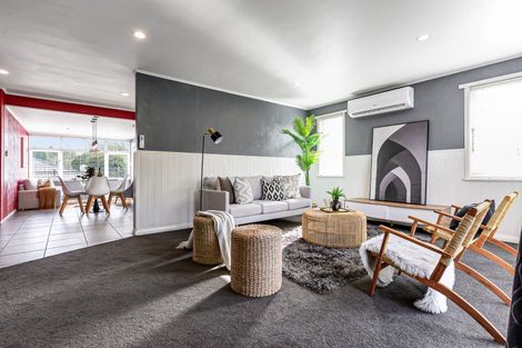 Photo of property in 98 Storey Avenue, Forest Lake, Hamilton, 3200