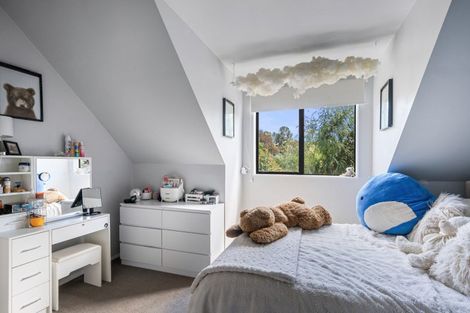 Photo of property in 70 Pinehaven Road, Pinehaven, Upper Hutt, 5019