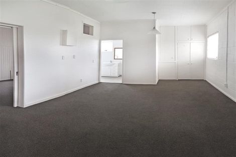 Photo of property in 242 Centreway Road, Orewa, 0931