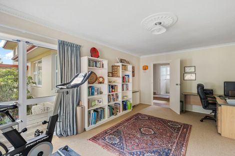 Photo of property in 305 Mangorei Road, Merrilands, New Plymouth, 4312