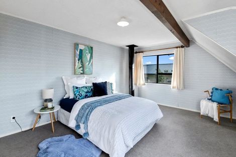 Photo of property in 10 Frances Street, Waikanae Beach, Waikanae, 5036