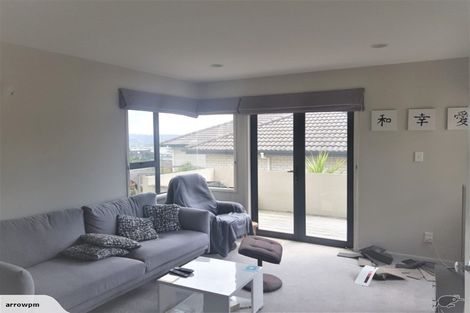 Photo of property in 31 Lorikeet Place, Unsworth Heights, Auckland, 0632