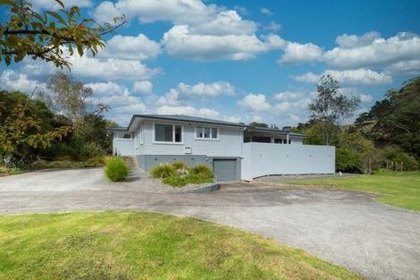 Photo of property in 142 Waitakere Road, Waitakere, Henderson, 0782