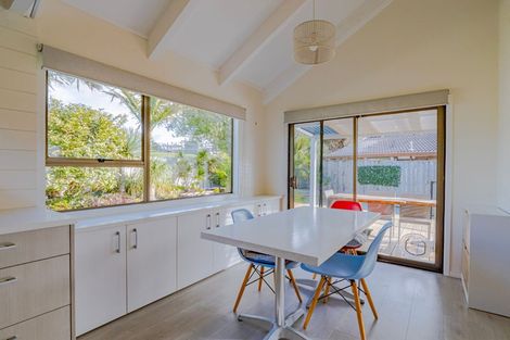 Photo of property in 2/21 Rapallo Place, Farm Cove, Auckland, 2012