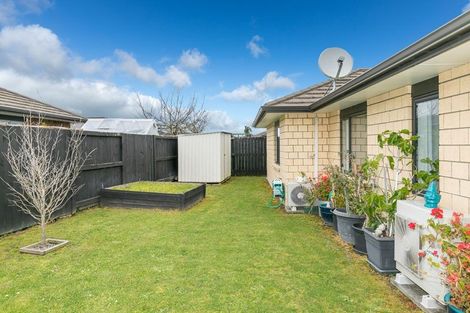 Photo of property in 28 Whitney Place, Rototuna North, Hamilton, 3210