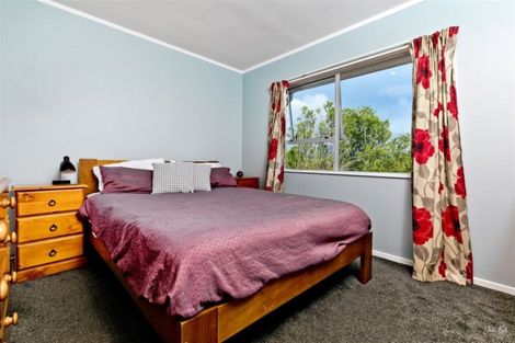 Photo of property in 19 Imperial Place, Henderson, Auckland, 0612