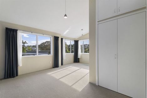 Photo of property in 33 Beulah Avenue, Rothesay Bay, Auckland, 0630