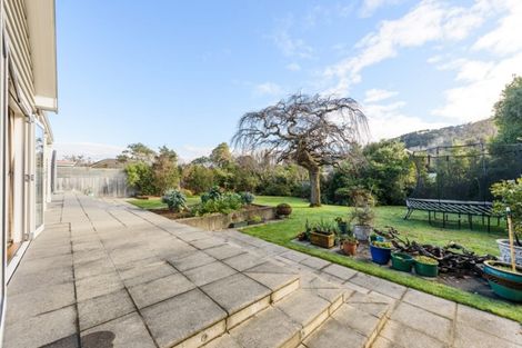 Photo of property in 5 Cheviot Road, Lowry Bay, Lower Hutt, 5013