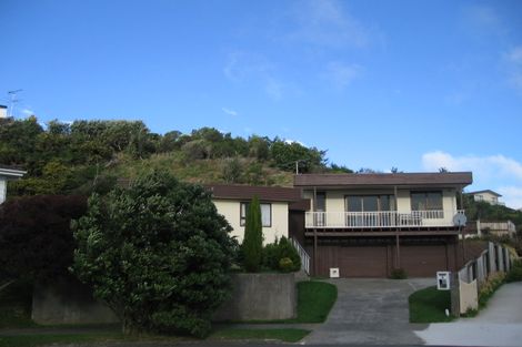 Photo of property in 8 Tarras Grove, Kelson, Lower Hutt, 5010