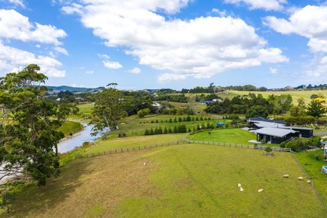 Photo of property in 13a Carol Leon Avenue, Kaukapakapa, 0871