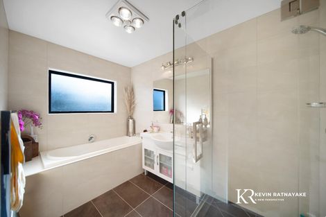 Photo of property in 5 Kereru Rise, Papakura, 2110