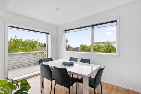 Photo of property in 13/18 Parr Terrace, Castor Bay, Auckland, 0620