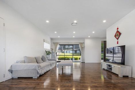 Photo of property in 4a Hilton Close, Fairview Heights, Auckland, 0632