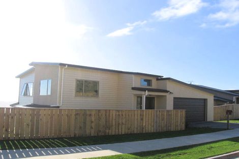 Photo of property in 10 Comber Place, Johnsonville, Wellington, 6037