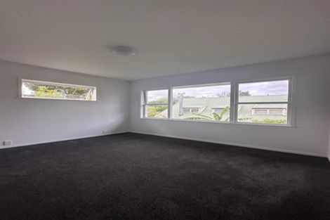 Photo of property in 2/7 Dakota Avenue, Beach Haven, Auckland, 0626