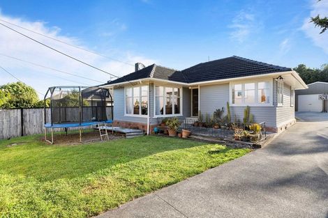 Photo of property in 7 Cornwall Street, Te Atatu South, Auckland, 0610