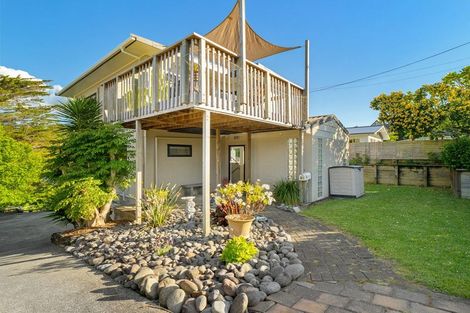 Photo of property in 16 Okura River Road, Okura, Albany, 0792